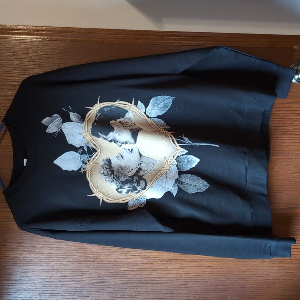 Cheyenne Randall, Lucy & Desi fleece crewneck
